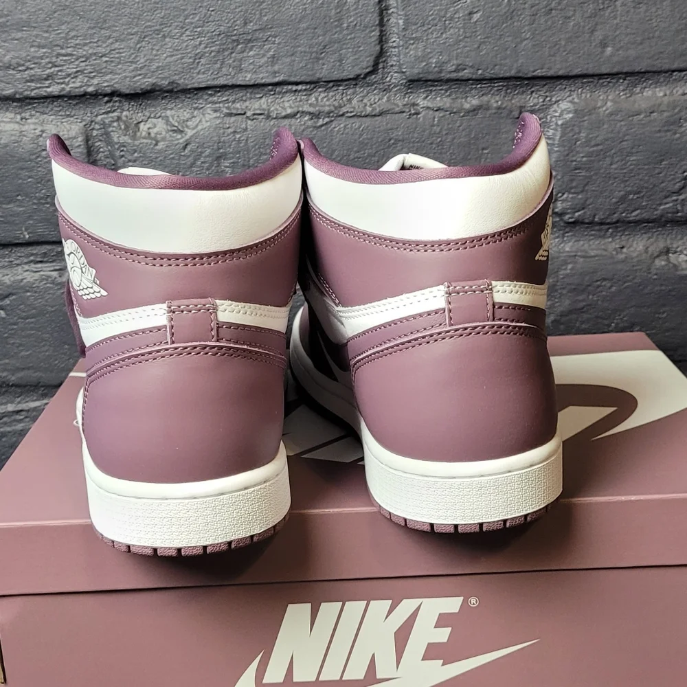 Nike Jordan Retro 1 Purple/White Size 9.5 Mens
